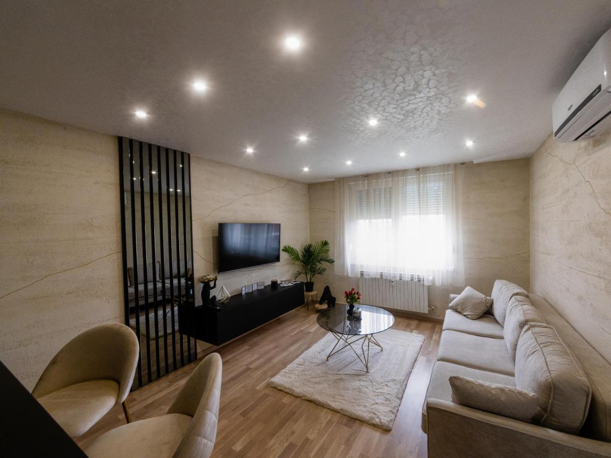 Apartman Stari Toranj II Apartment Vukovar Exterior photo