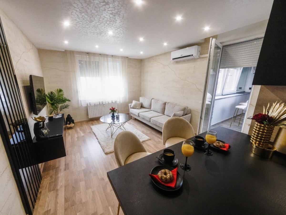 Apartman Stari Toranj II Apartment Vukovar Exterior photo